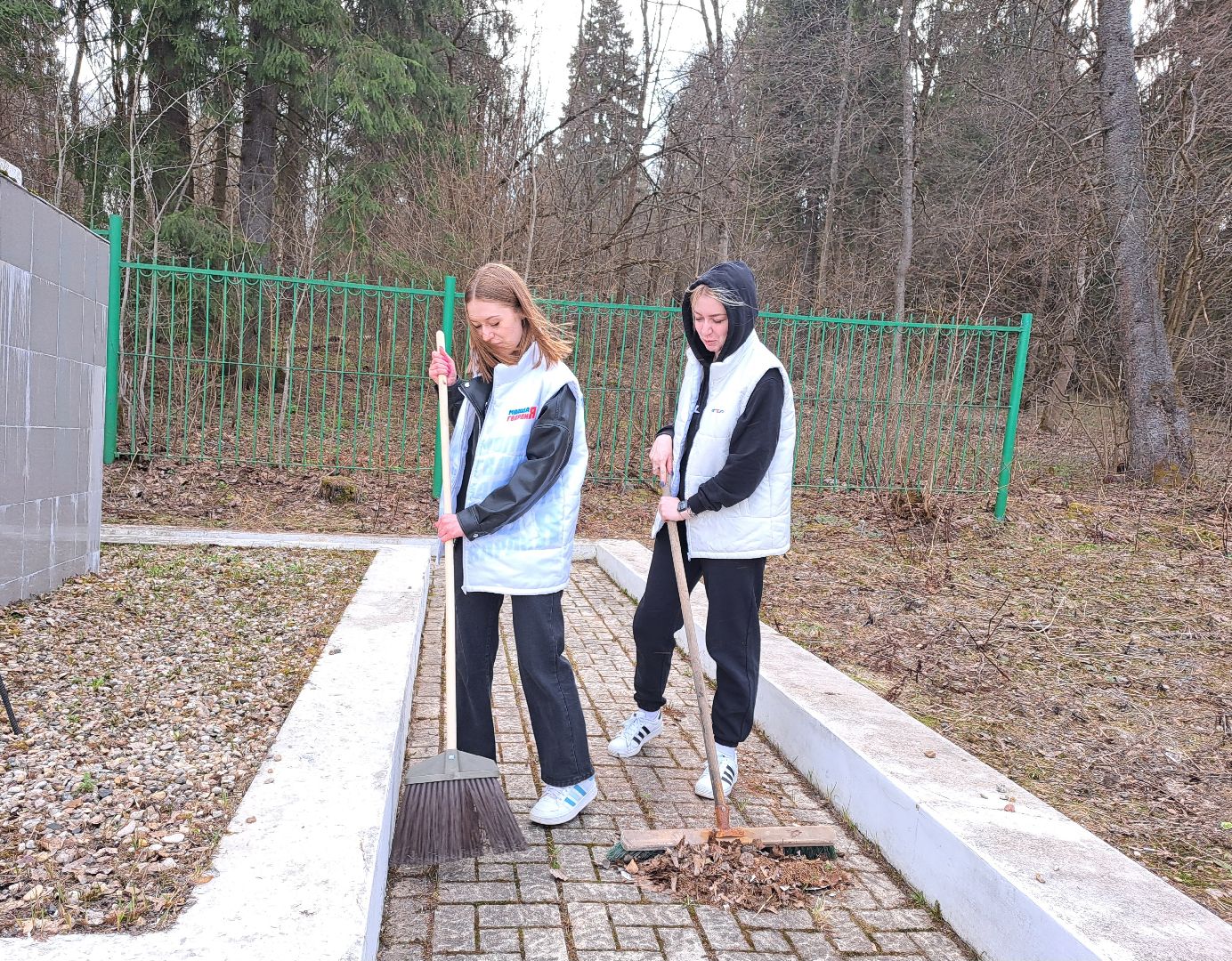 Молодая гвардия, Памятники, Благоустройство, Субботник, Уборка, Акция