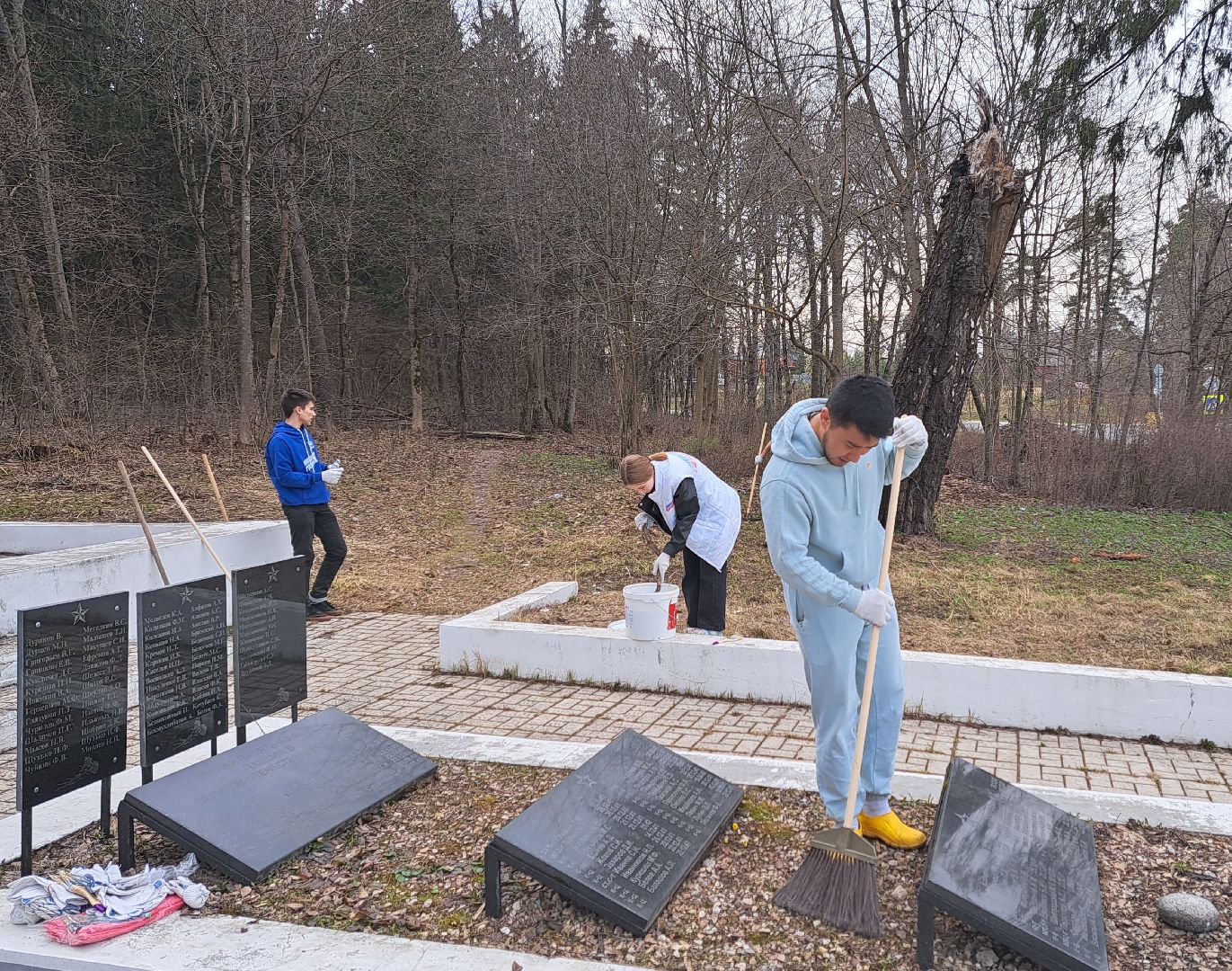 Молодая гвардия, Памятники, Благоустройство, Субботник, Уборка, Акция