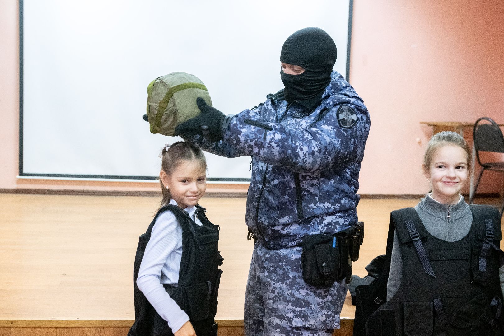 образование, лыткарино, день народного единства, росгвардия, открытый урок, урок мужества, вертикалка,