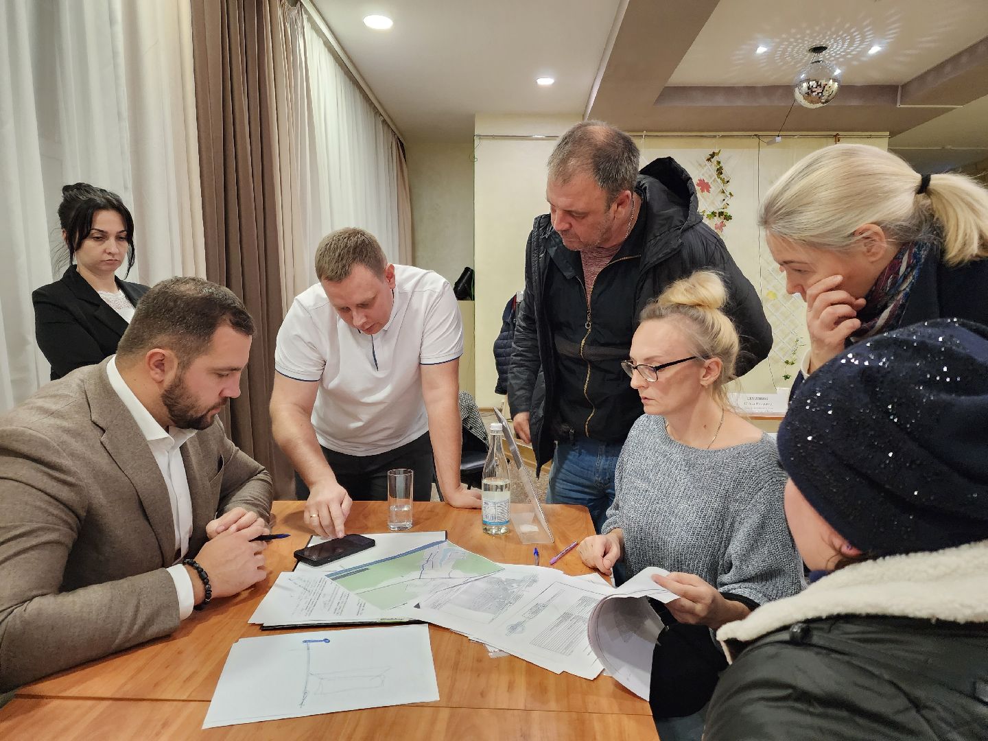 Чехов, село Дубна, выездная администрация, встреча с жителями, обращения граждан, обустройство дороги, освещение, проезд, глава округа михаил собакин,