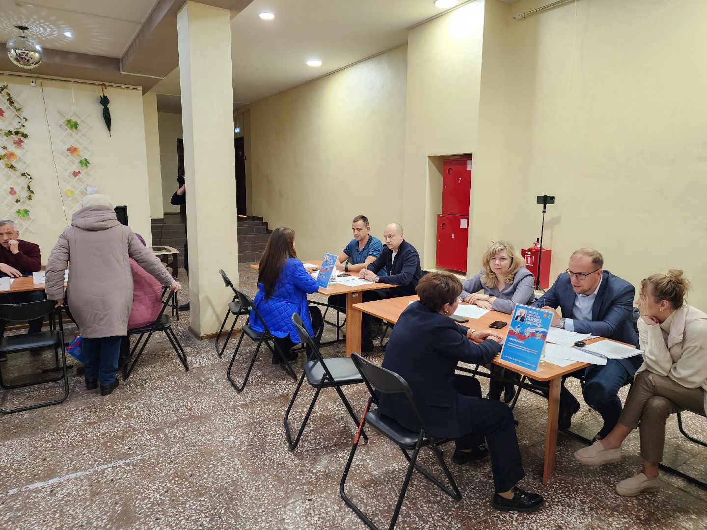 Чехов, село Дубна, выездная администрация, встреча с жителями, обращения граждан, обустройство дороги, освещение, проезд, глава округа михаил собакин,