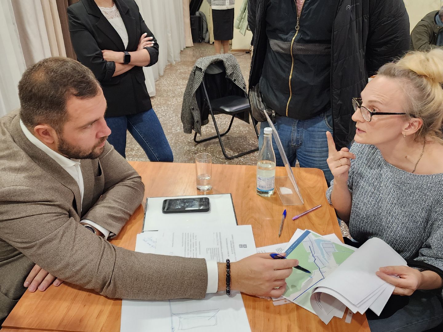 Чехов, село Дубна, выездная администрация, встреча с жителями, обращения граждан, обустройство дороги, освещение, проезд, глава округа михаил собакин,