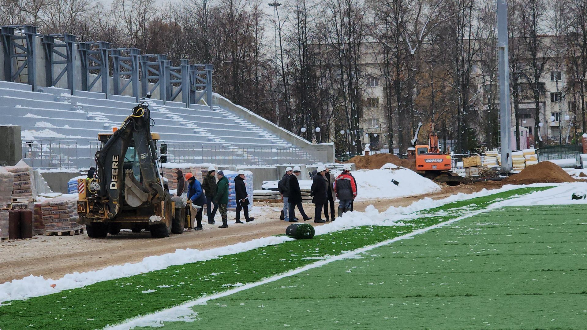 стадион торпедо, люберцы, строители, футбольное поле,