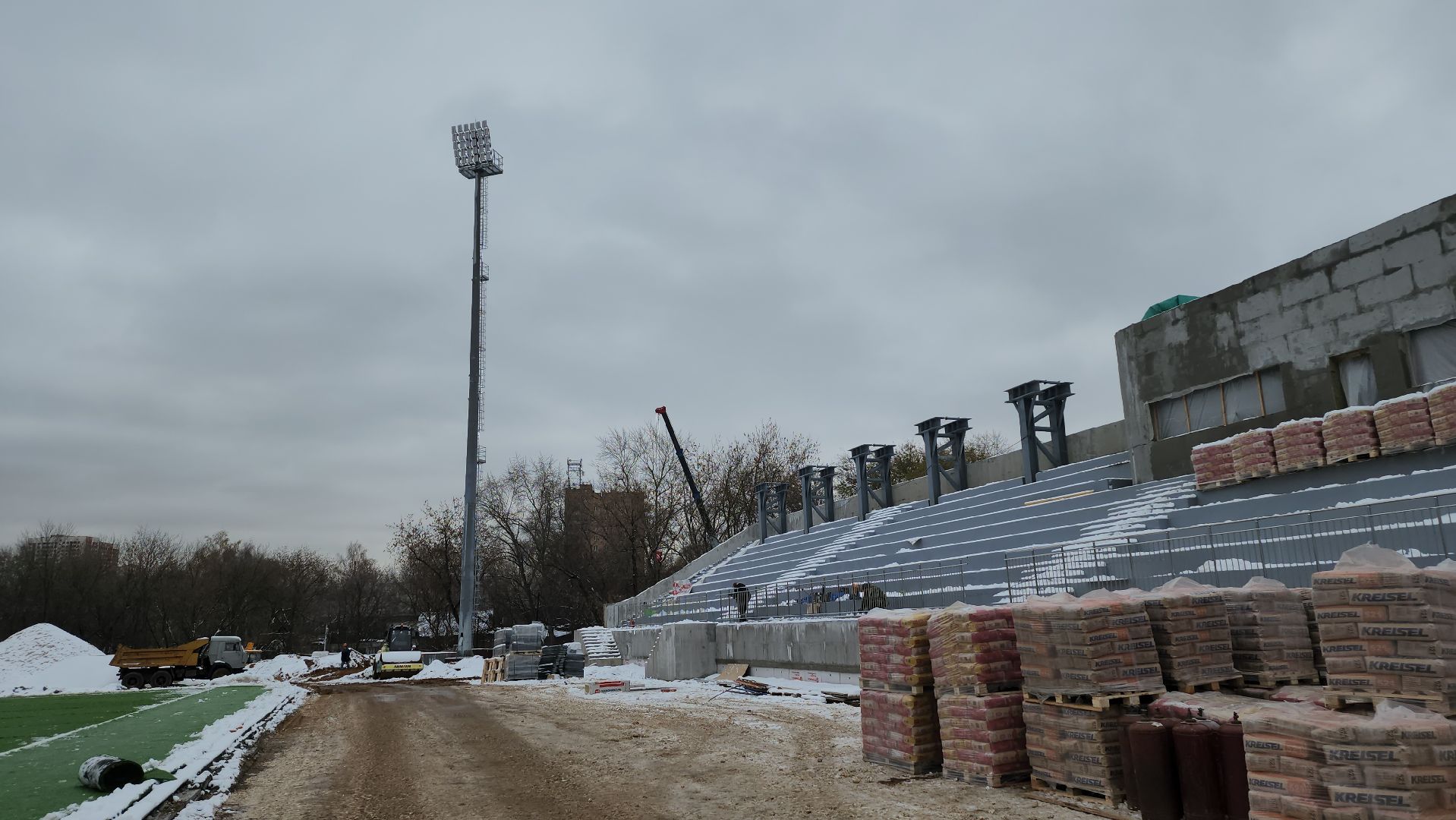 стадион торпедо, люберцы, строители, футбольное поле,