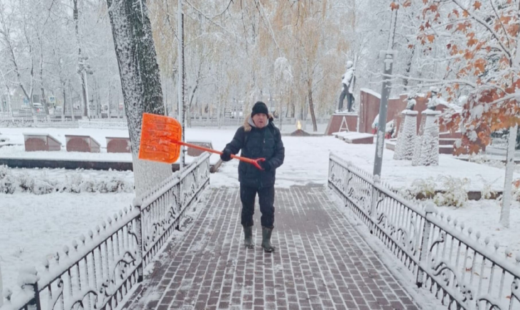 Звенигород, уборка городских территорий, жкх,Вертикалка, вертикальное видео, Снег, Уборка снега, Первый снег, Коммунальщики,