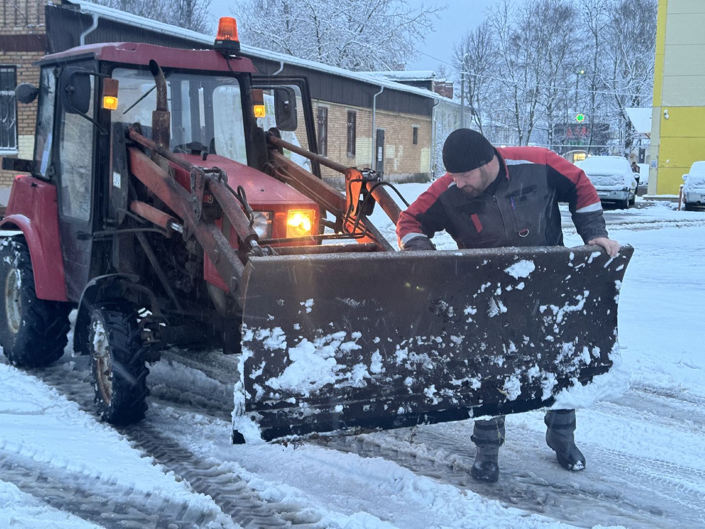 снег, очистка снега, коммунальная служба, коммунальная техника, вертикалки