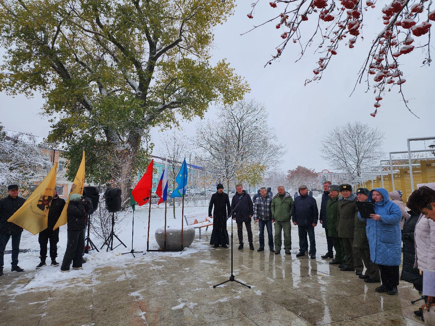 Коломна, выставка под открытым небом, иконы, вертикалки,