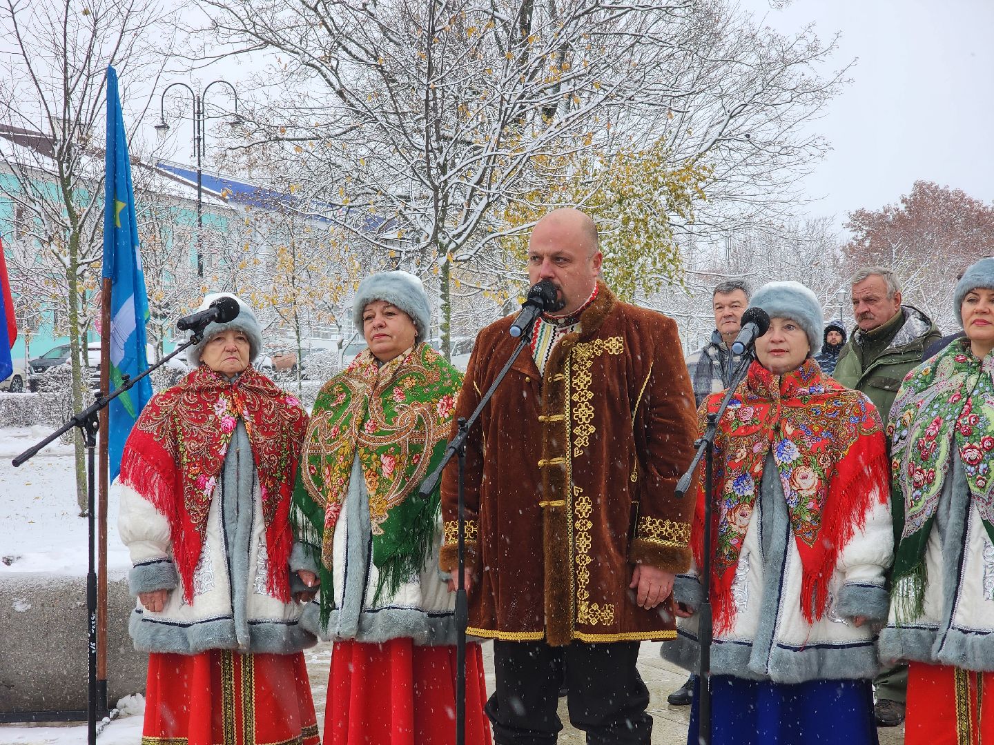 Коломна, выставка под открытым небом, иконы, вертикалки,