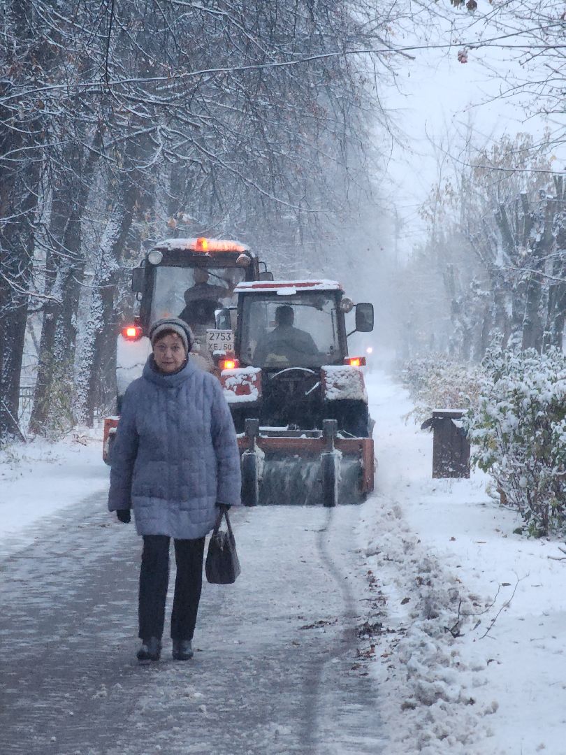 электросталь, первый снег, жкх, уборка снега, коммунальщики, коммунальные службы, коммунальные службы готовы к зиме, снегоуборочная техника, снегоуборочные машины, вертикалки
