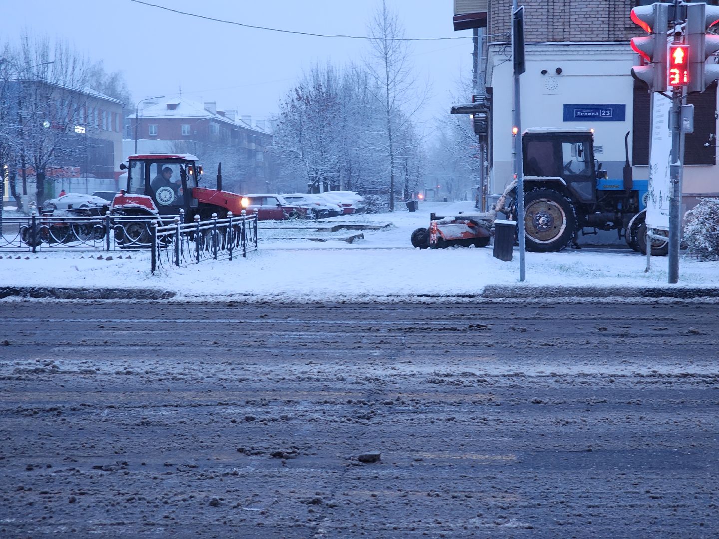 электросталь, первый снег, жкх, уборка снега, коммунальщики, коммунальные службы, коммунальные службы готовы к зиме, снегоуборочная техника, снегоуборочные машины, вертикалки