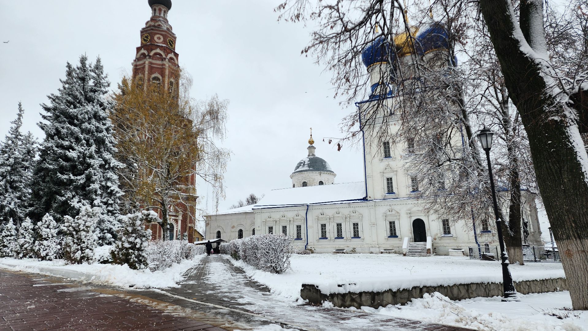 Бронницы, Убока снега, Сгег в праздничный день, Вертикалка, Вертикальное видео, мбу благоустройство,