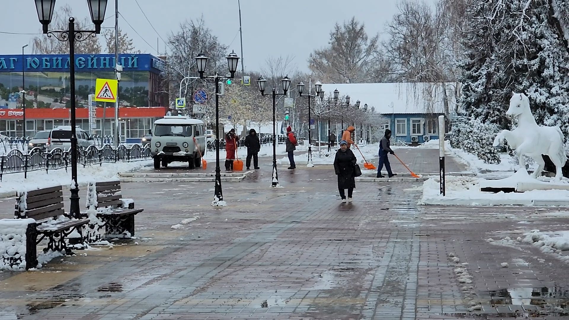 Бронницы, Убока снега, Сгег в праздничный день, Вертикалка, Вертикальное видео, мбу благоустройство,