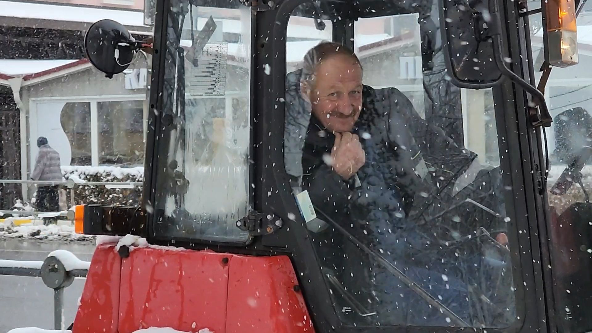 Бронницы, Убока снега, Сгег в праздничный день, Вертикалка, Вертикальное видео, мбу благоустройство,