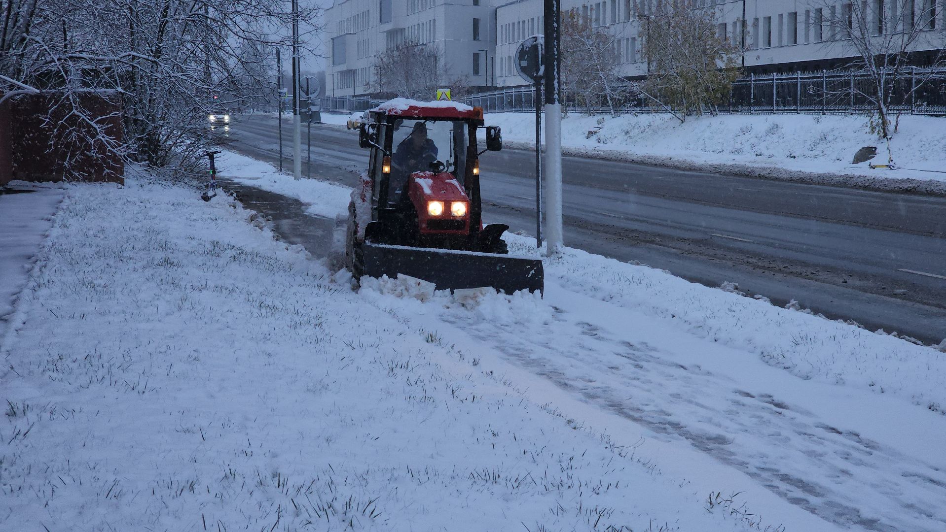 долгопрудный, коммунальщики, уборка снега, трактор, вертикалка,