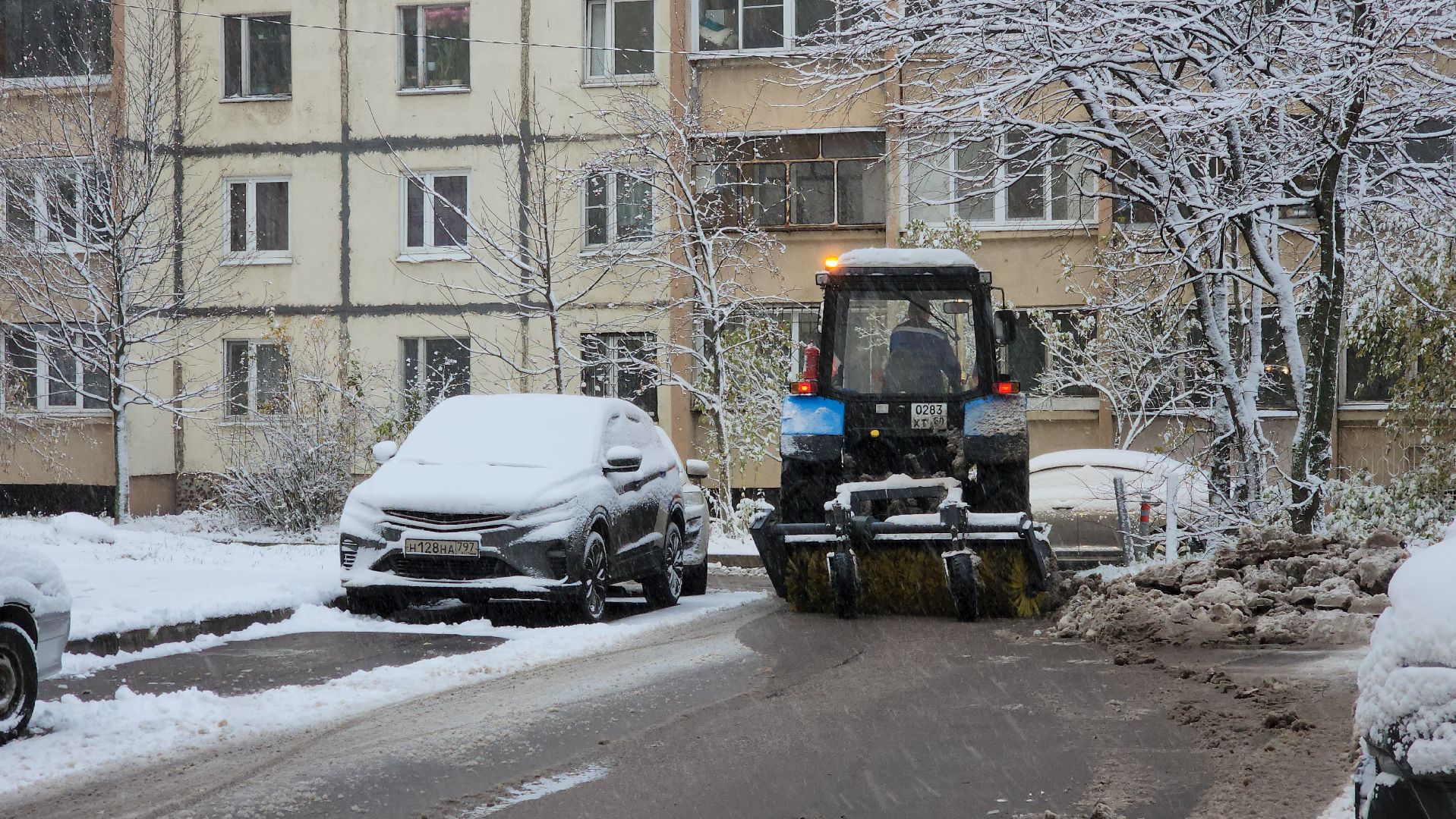 красногорск, снегопад, вертикалка, вертикальное видео, коммунальщики,ЖКХ, снегопад