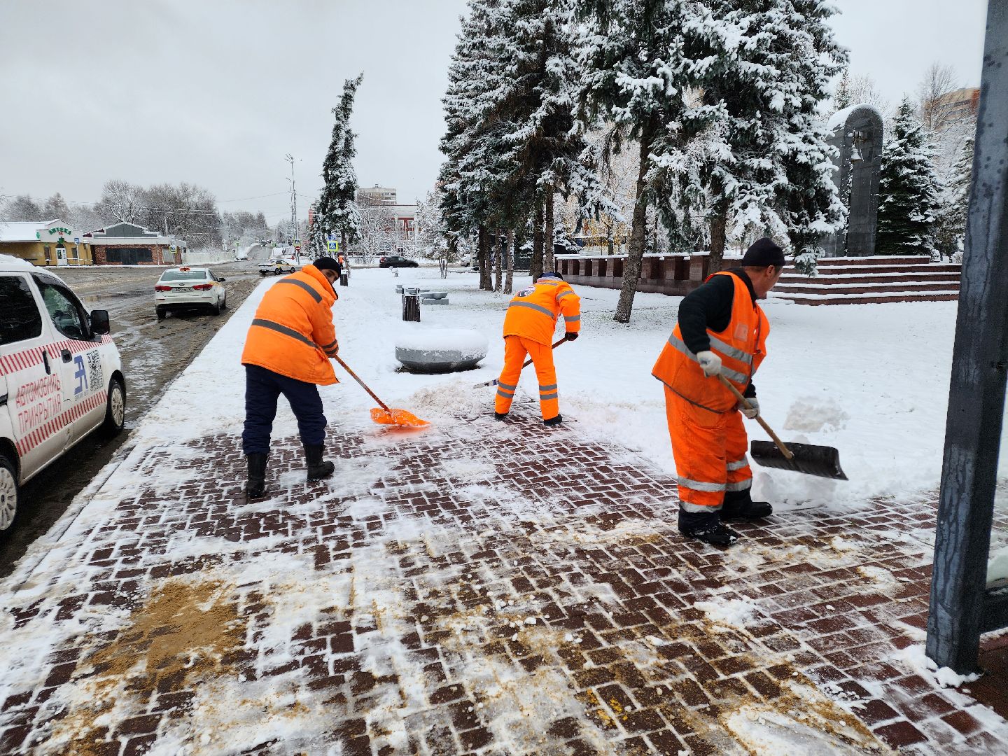 Чехов, городской округ Чехов, снегопад, уборка снега, чистка улиц, вывоз снега, дворники, уборочная техника, противогололедные материалы,Вертикалка, вертикальное видео, ЖКХ,