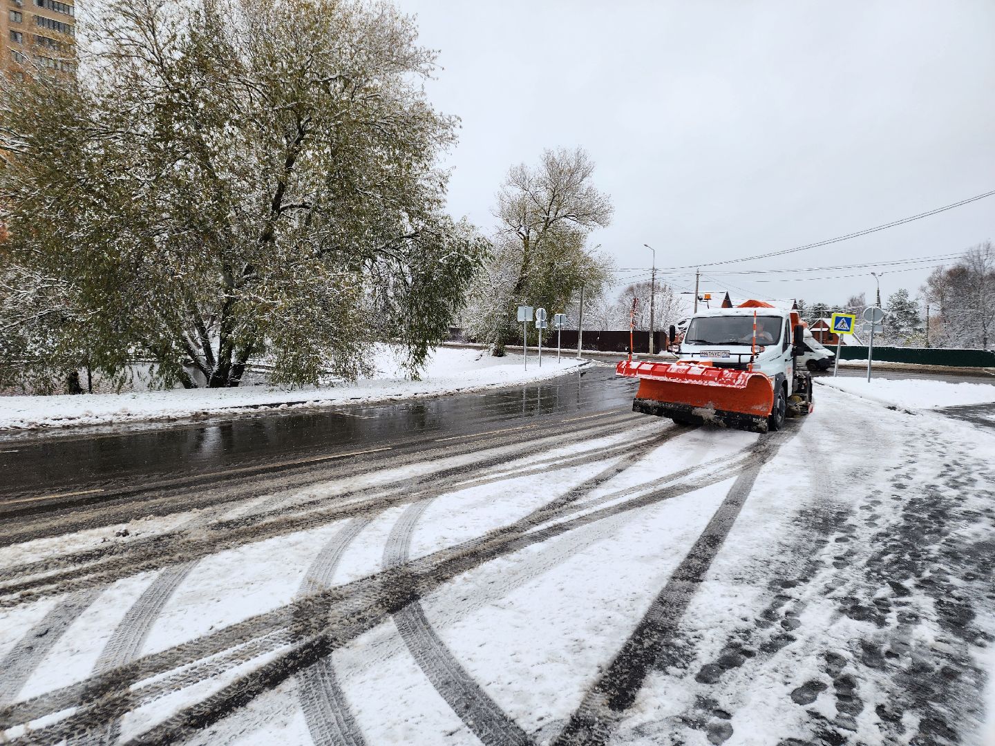Чехов, городской округ Чехов, снегопад, уборка снега, чистка улиц, вывоз снега, дворники, уборочная техника, противогололедные материалы,Вертикалка, вертикальное видео, ЖКХ,