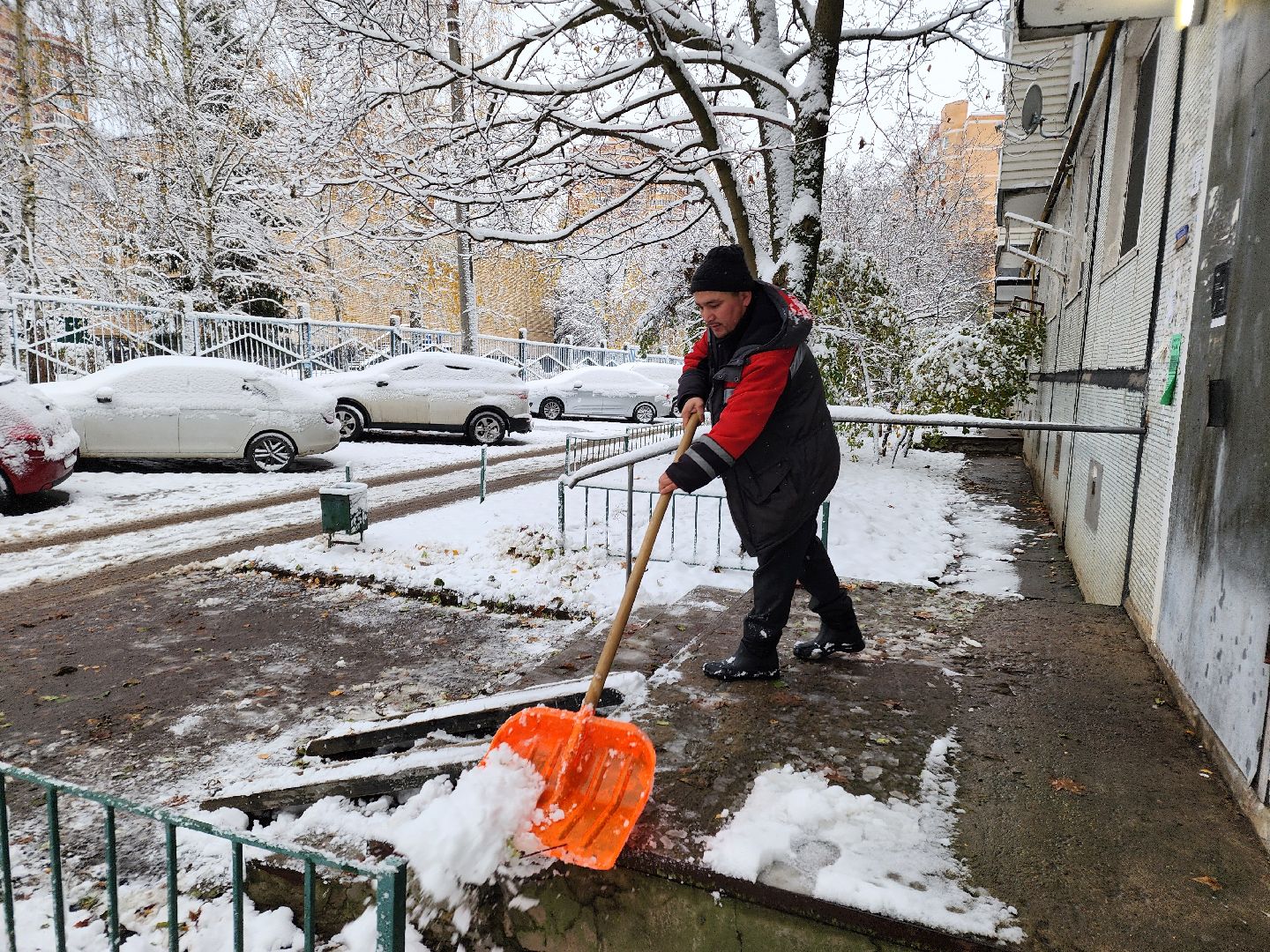 Чехов, городской округ Чехов, снегопад, уборка снега, чистка улиц, вывоз снега, дворники, уборочная техника, противогололедные материалы,Вертикалка, вертикальное видео, ЖКХ,