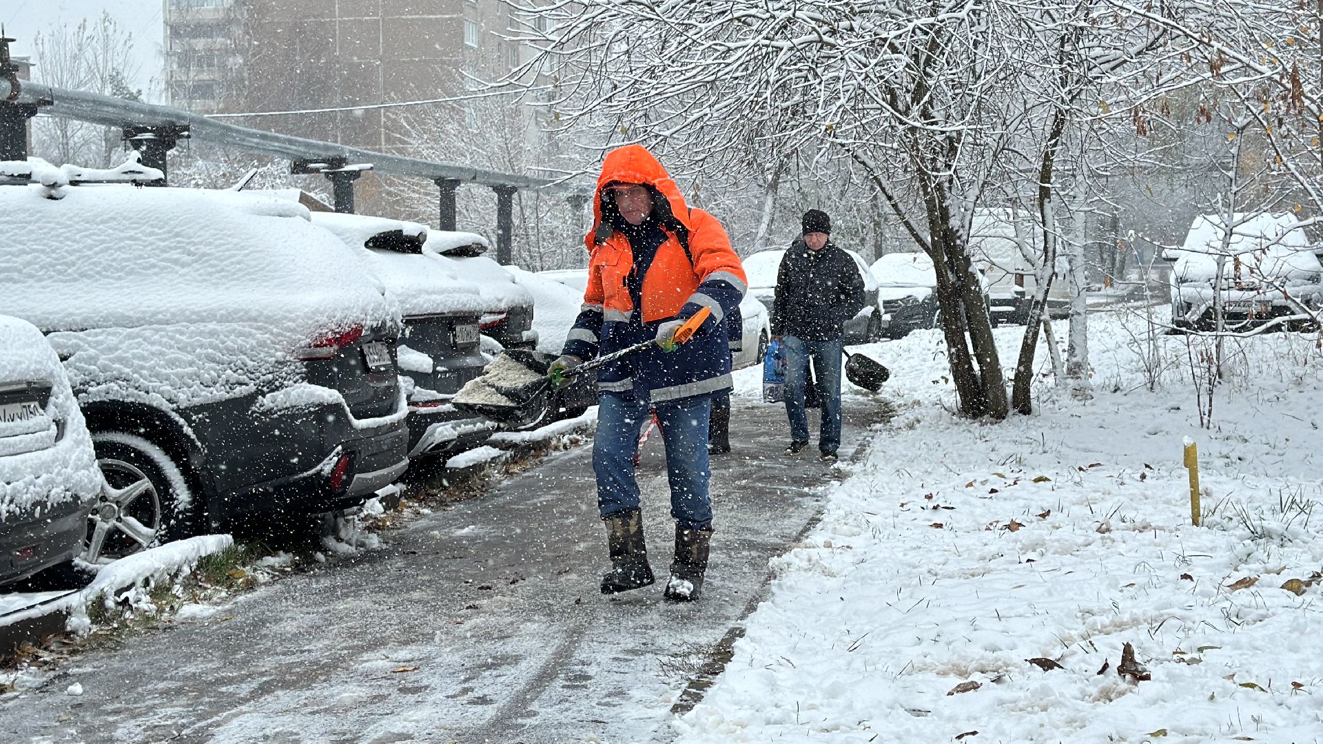 Одинцово, Уборка снега, Первый снегопад,вертикалка, вертикальное видео, коммунальщики,