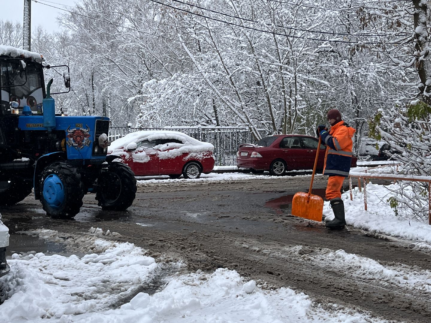снегопад, жкх, уборка дворов, коммунальная служба, наро-фоминск, наро-фоминский городской округ,вертикалка, Вертикальное видео, Первый снег, Снегопад,