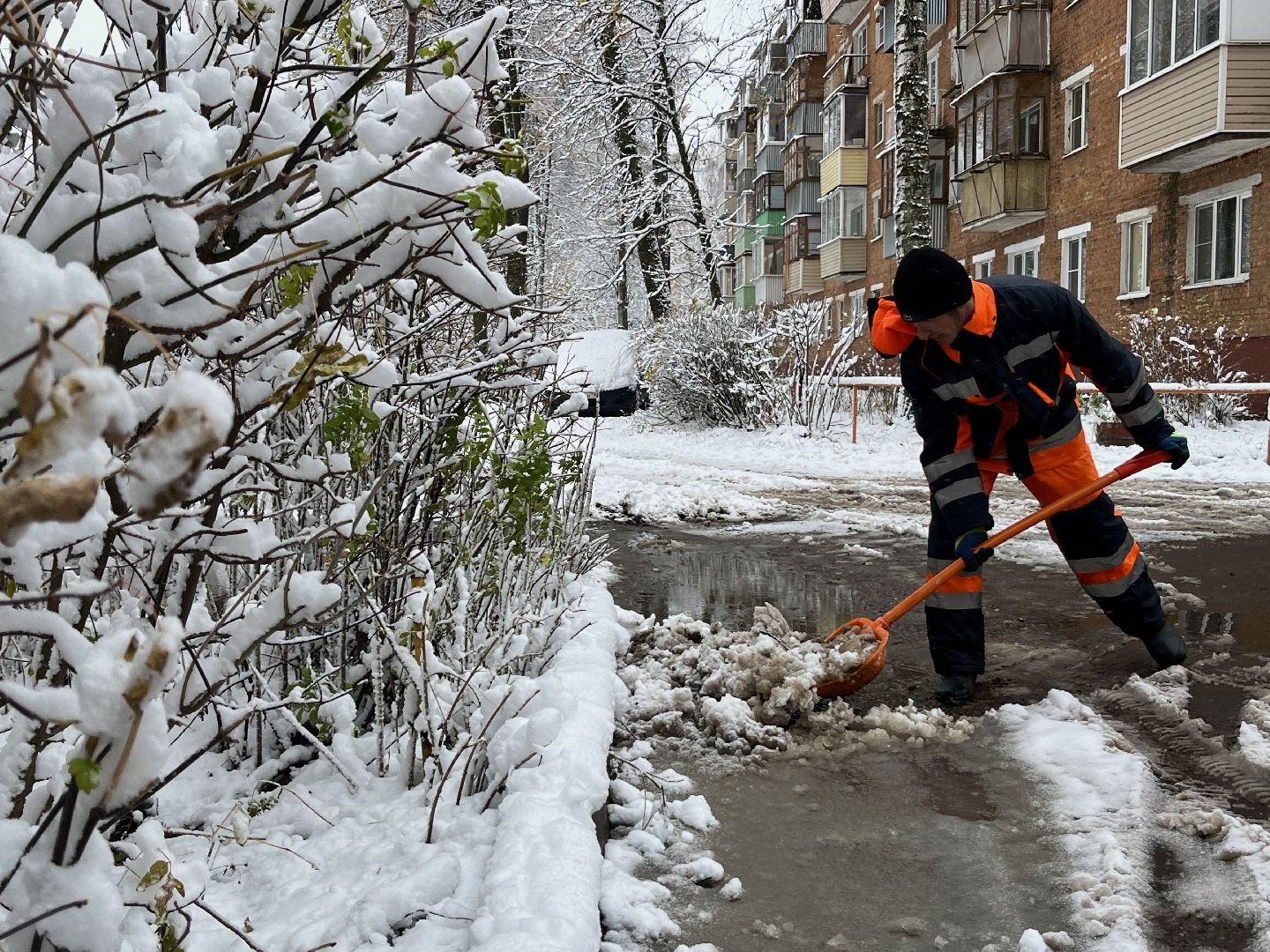 снегопад, жкх, уборка дворов, коммунальная служба, наро-фоминск, наро-фоминский городской округ,вертикалка, Вертикальное видео, Первый снег, Снегопад,