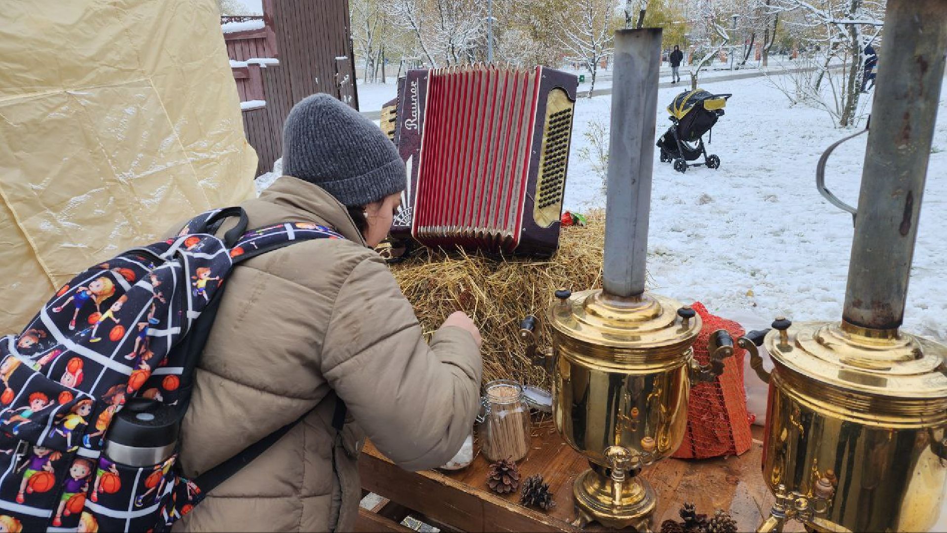 Реутов, день народно единства, Праздник в парке, вертикалки, Чаепитие, Чай из самовара, Баранки,