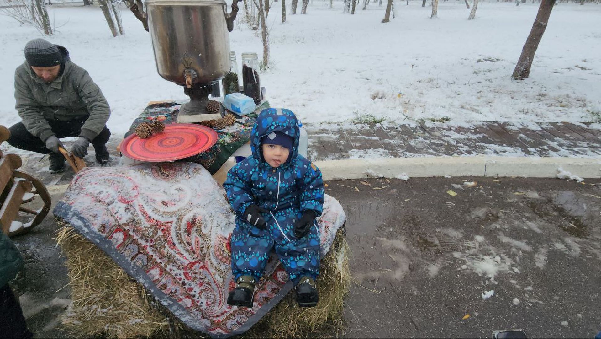 Реутов, день народно единства, Праздник в парке, вертикалки, Чаепитие, Чай из самовара, Баранки,
