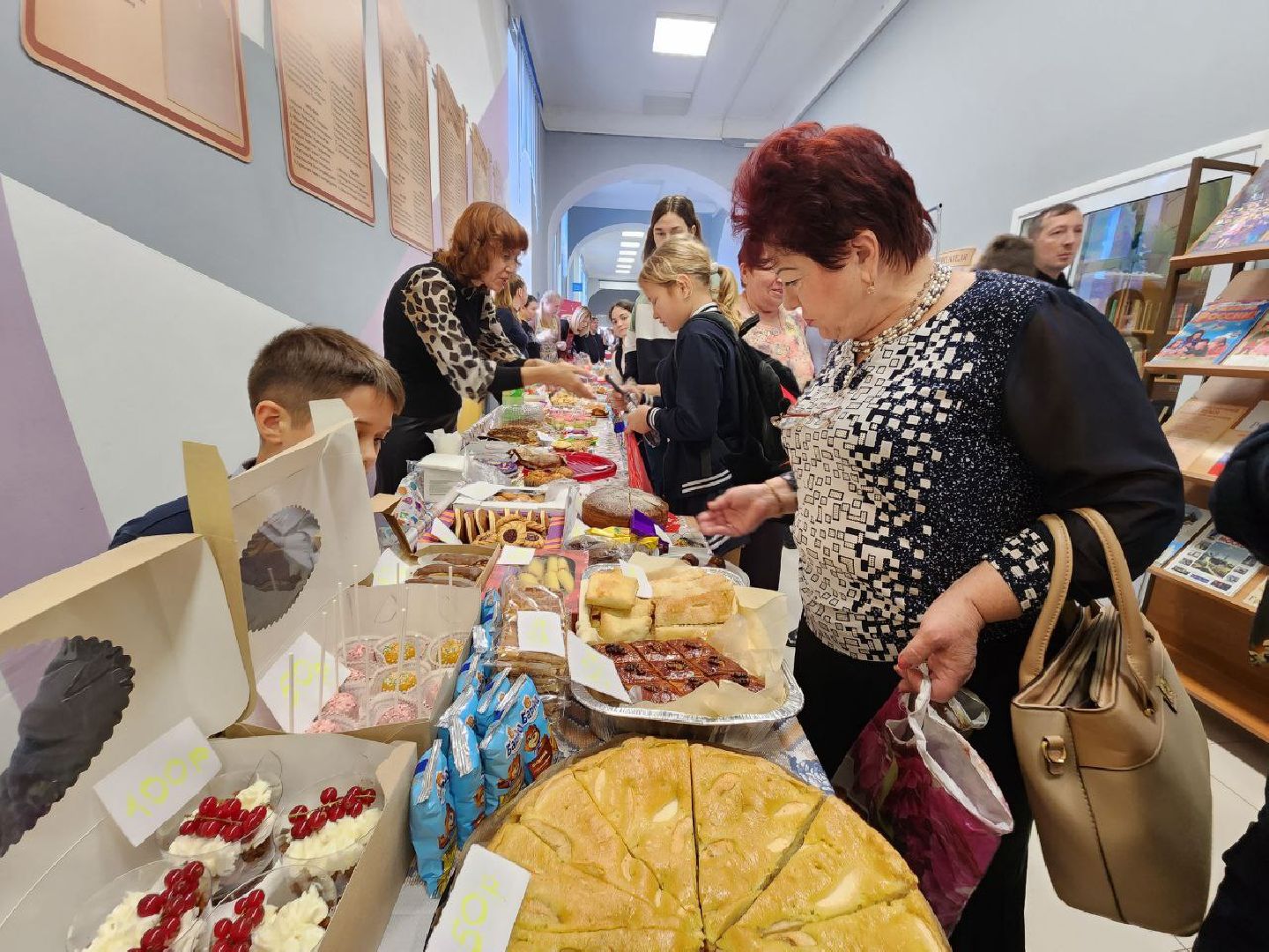 можайск, можайский городской округ, подмосковье, благотворительная ярмарка, спецоперация, школы, школьники, доброе дело, дети, вертикалки,