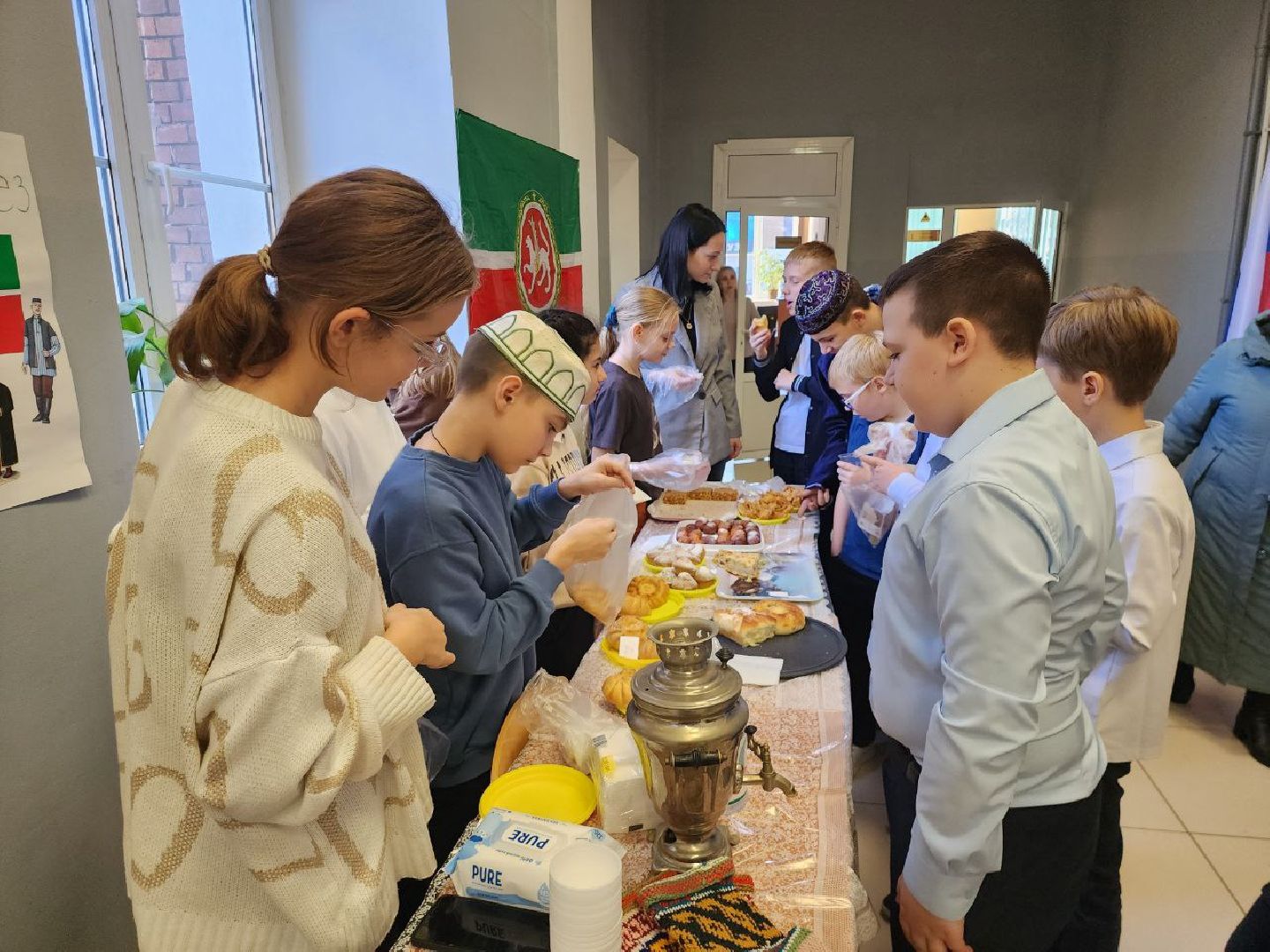 можайск, можайский городской округ, подмосковье, благотворительная ярмарка, спецоперация, школы, школьники, доброе дело, дети, вертикалки,