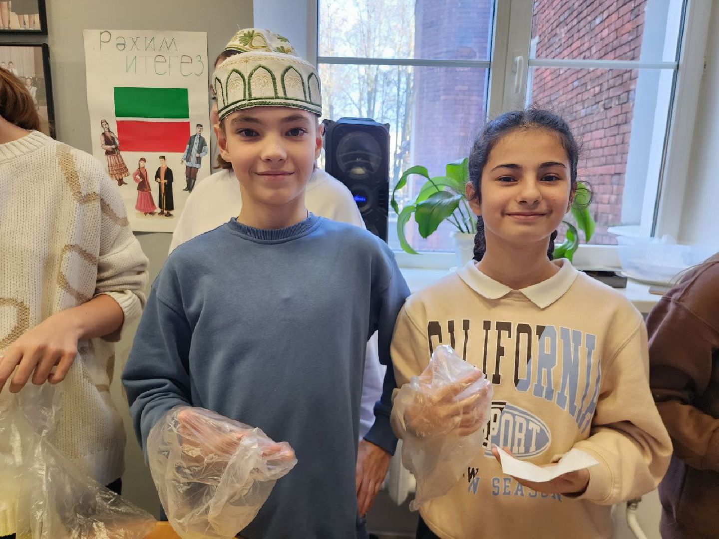 можайск, можайский городской округ, подмосковье, благотворительная ярмарка, спецоперация, школы, школьники, доброе дело, дети, вертикалки,