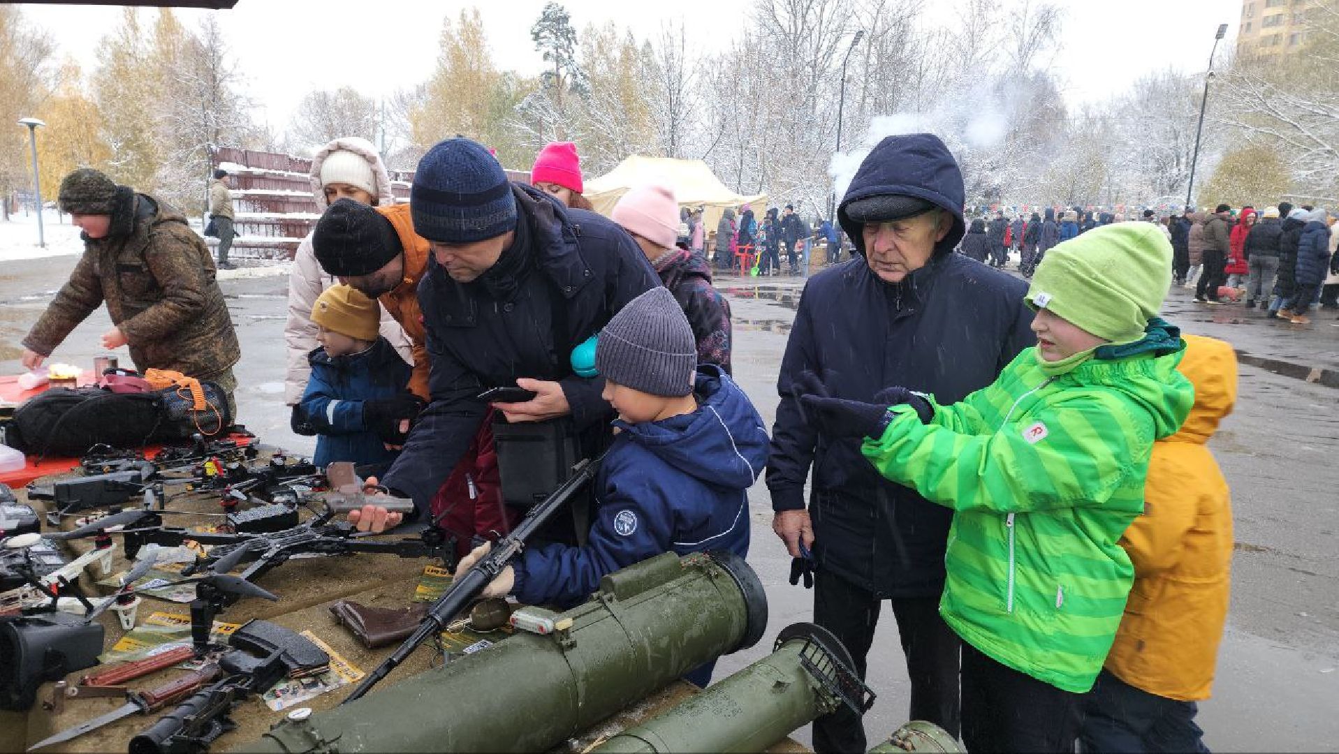 Реутов, день народного единства, Праздник, вертикалки, праздник в парке, мастер-класс, СВО, гуманитарная помощь, дроны,