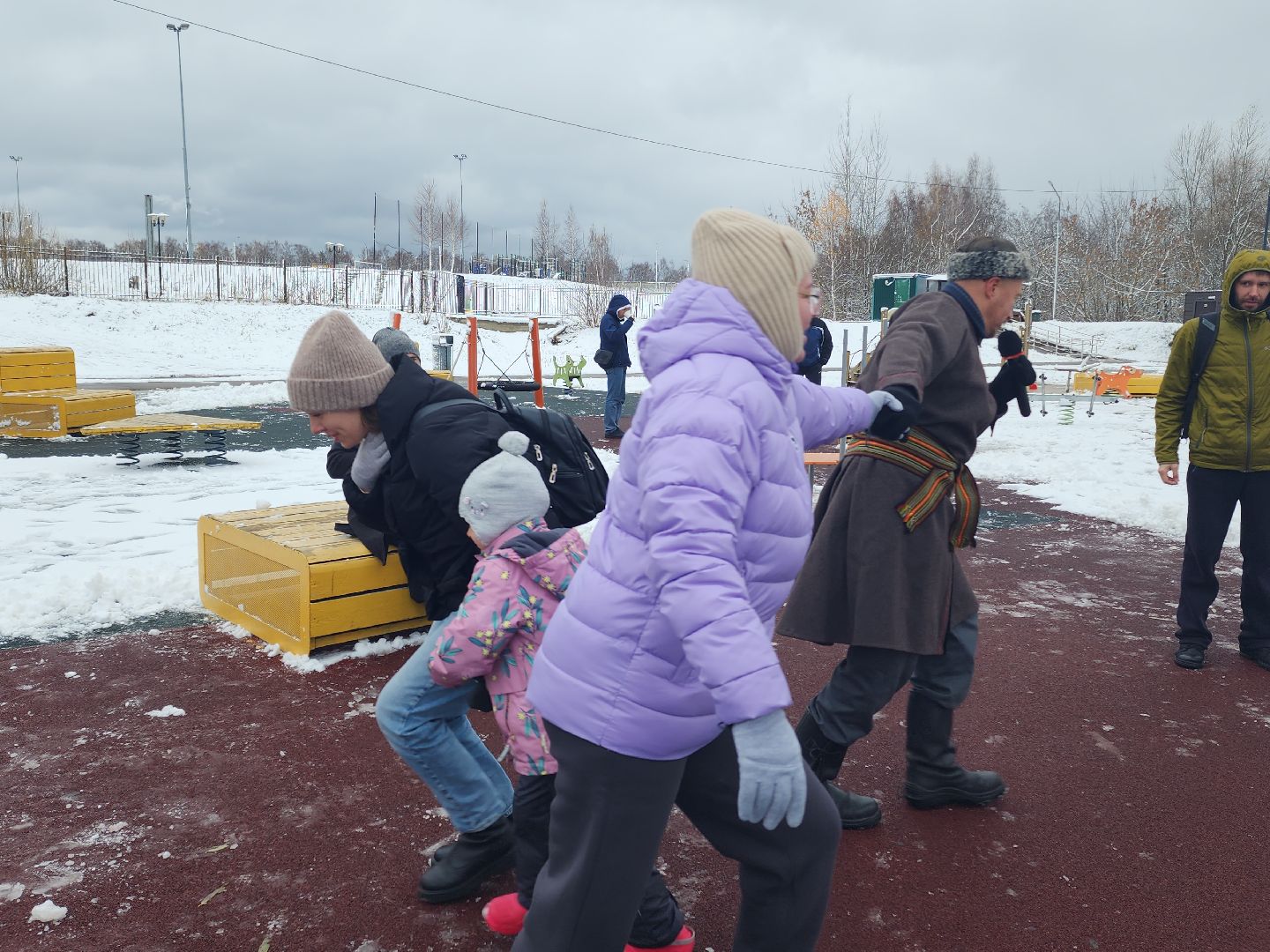 день народного единства, праздник в парке, народные традиции, вертикалка,