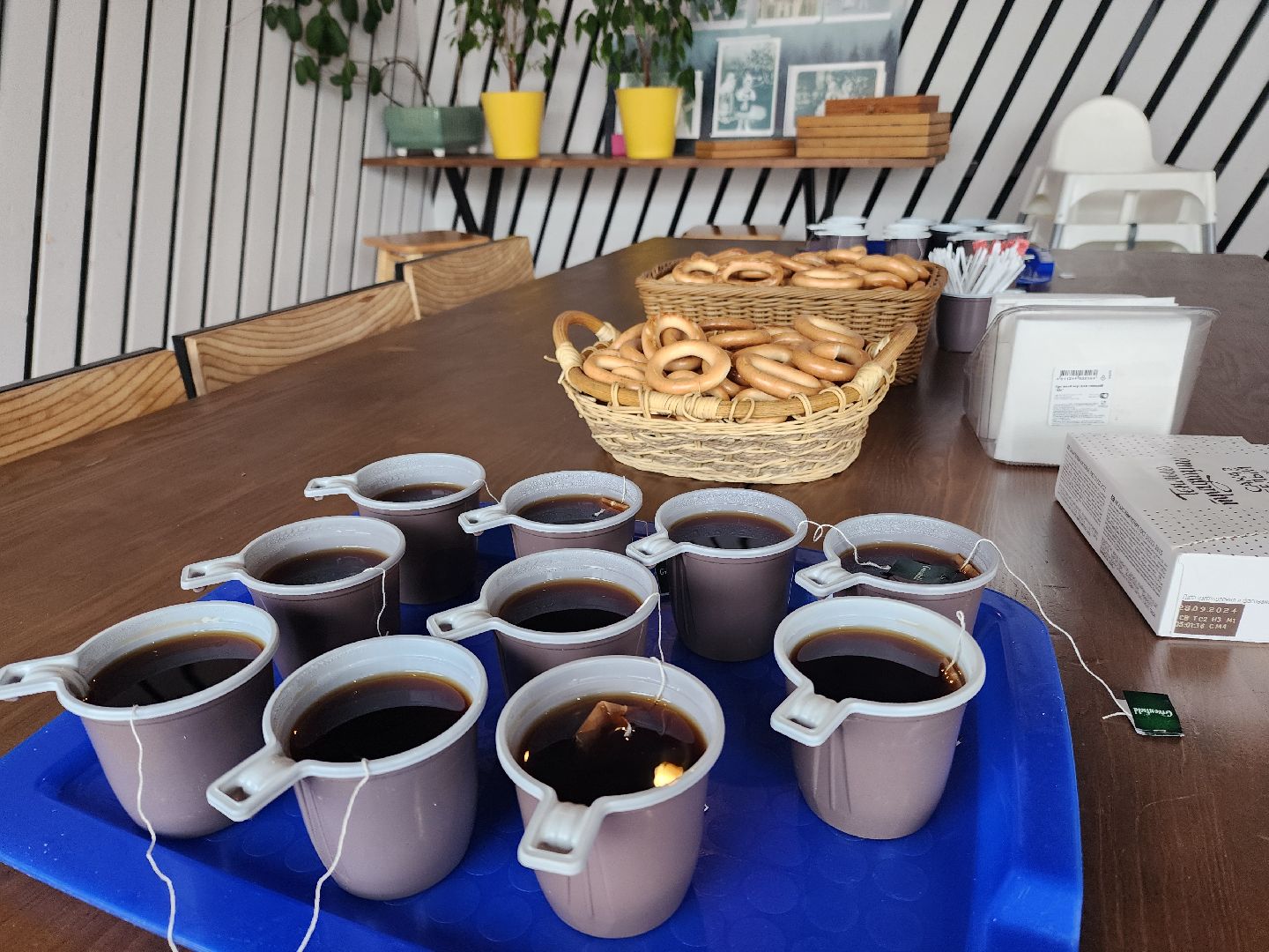 праздник в парке, первый снег, день народного единства, вертикалка,