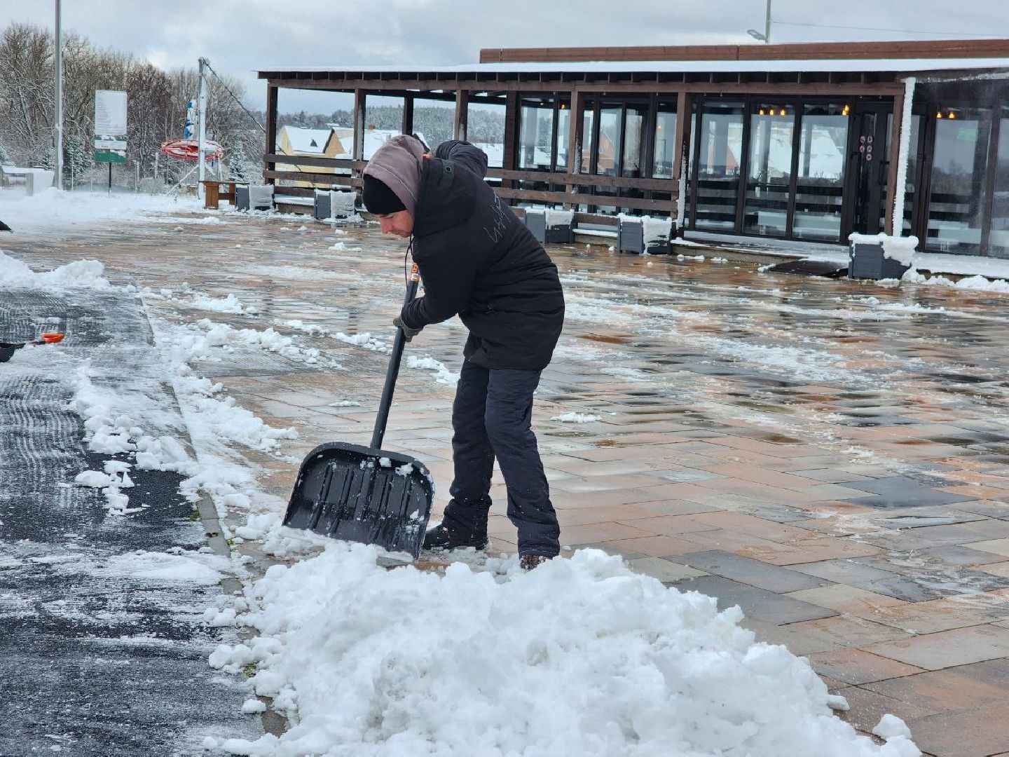 можайск, можайский городской округ, подмосковье, парк, уборка снега, последствия снегопада, первый снег, уборка территории, погода, парк ривьера, ЖКХ, вертикалки,