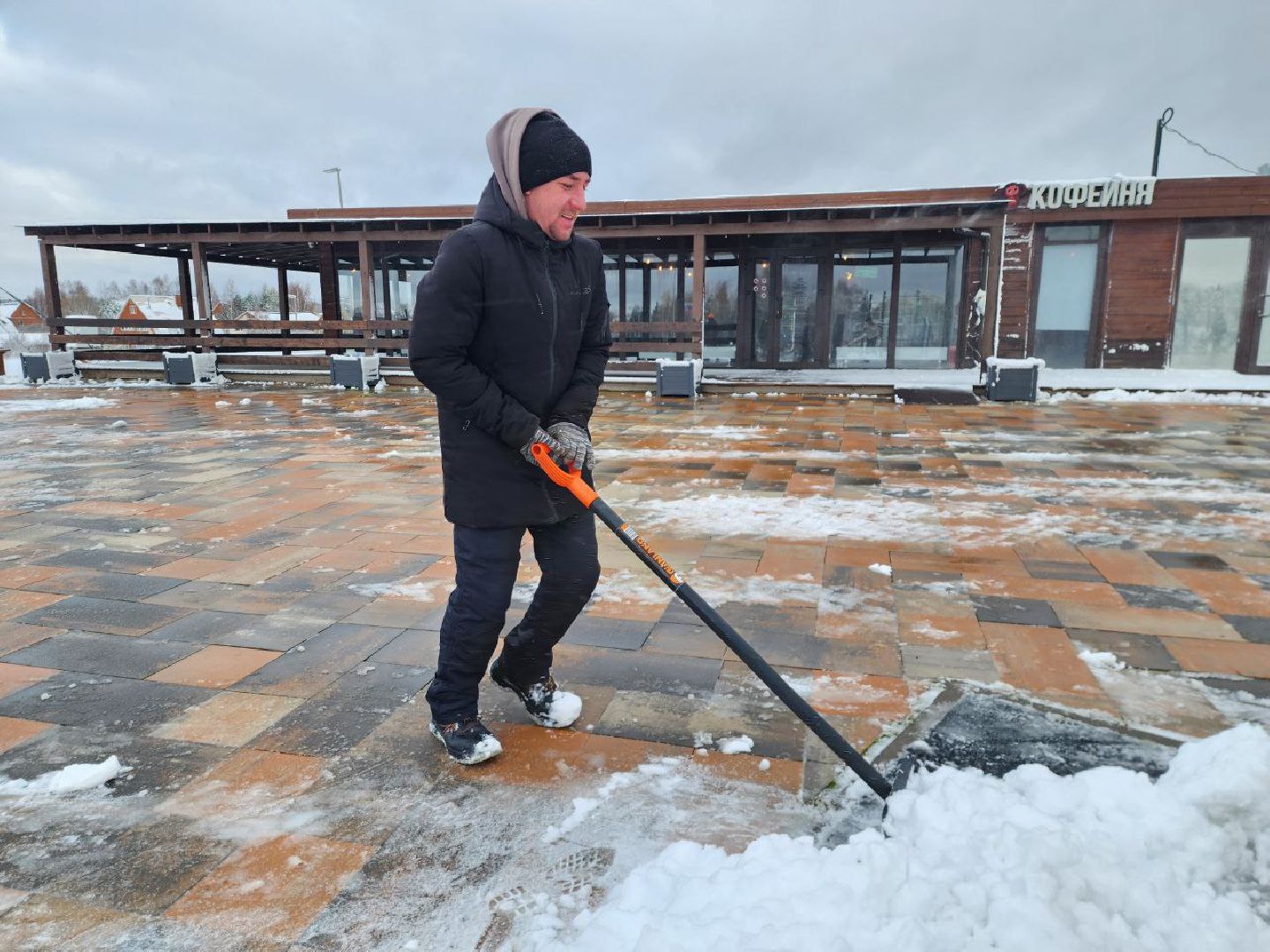 можайск, можайский городской округ, подмосковье, парк, уборка снега, последствия снегопада, первый снег, уборка территории, погода, парк ривьера, ЖКХ, вертикалки,