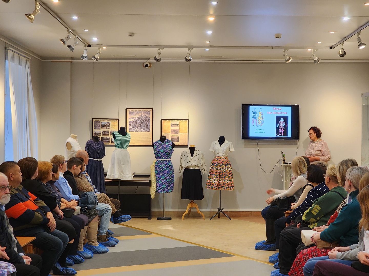 Подольск, дефиле костюмов, мода, день народного единства, вертикалка,