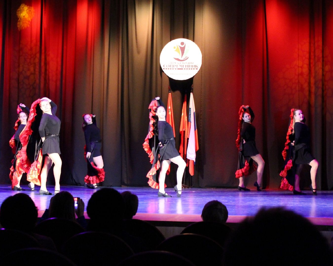 пушкино, дом культуры, поселок, день народного единства, праздник,вертикалка,