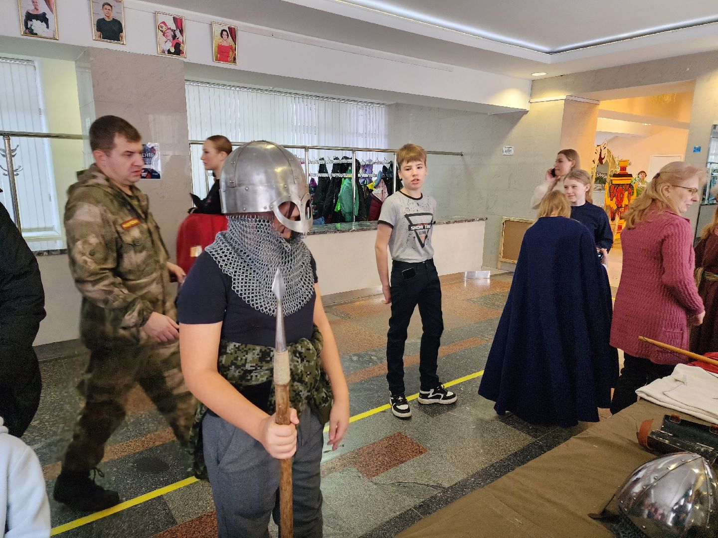 Чехов, дворец культуры дружба, день народного единства, мастер-классы, каллиграфия, тряпичные куклы, фланкировка шашками, сыродавленное масло, народные забавы, средневековое оружие, выставка, ярмарка,вертикалки, вертикальное видео,