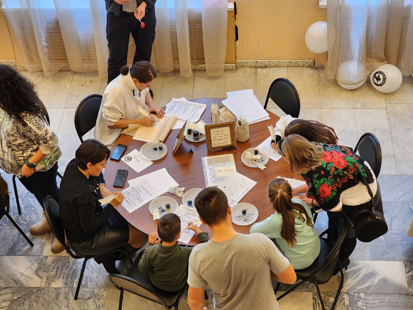 Чехов, дворец культуры дружба, день народного единства, мастер-классы, каллиграфия, тряпичные куклы, фланкировка шашками, сыродавленное масло, народные забавы, средневековое оружие, выставка, ярмарка,вертикалки, вертикальное видео,