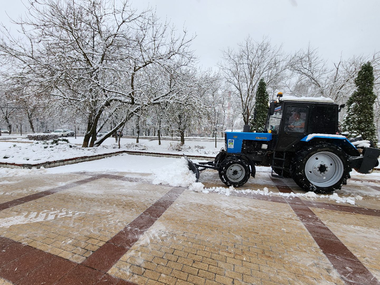 Чехов, снегопад, уборка снега, уборочная техника, уборочная кампания, очистка проездов и проходов, противогололедные материалы, дворники, спецтехника, подготовка к зимнему периоду, вертикалка, вертикальное видео,