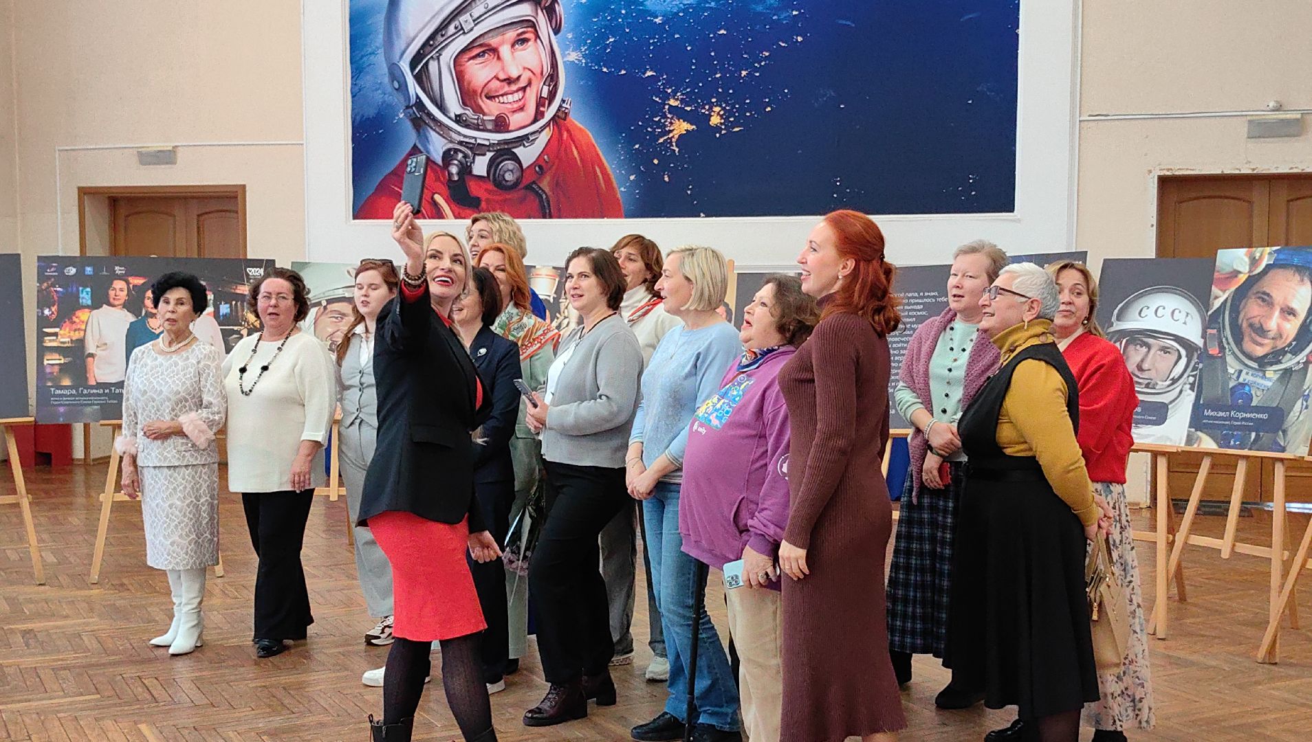 проект, жена героя, фотовыставка, дом космонавтов, герои, открытие выставки, вертикалки