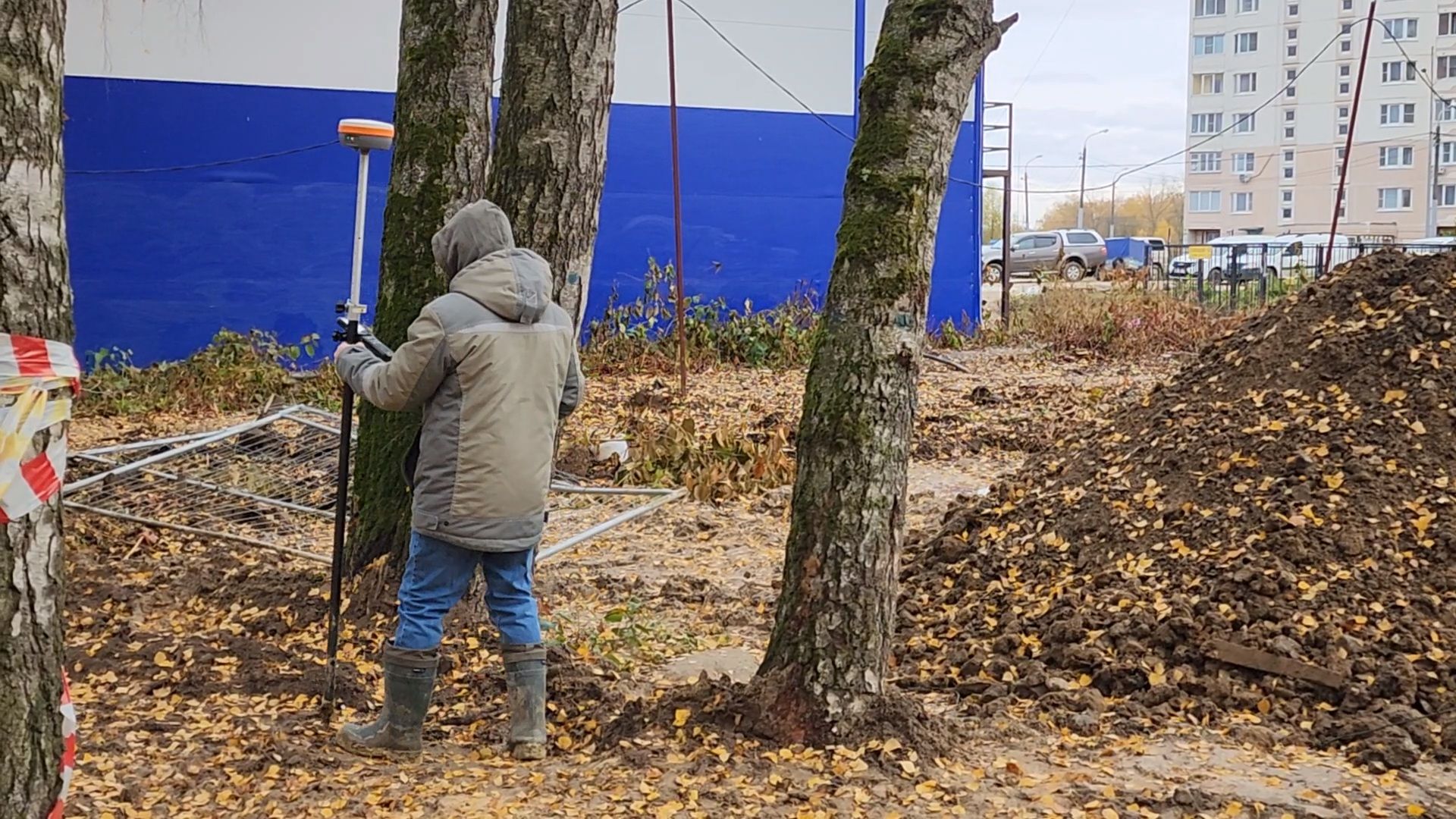 Чехов, микрорайон Губернский, лесопарк, лесопарковая зона отдыха, строительство, благоустройство, прокладка инженерных сетей, электроснабжение, региональная программа Парки в лесу, вертикалка, вертикальное видео,