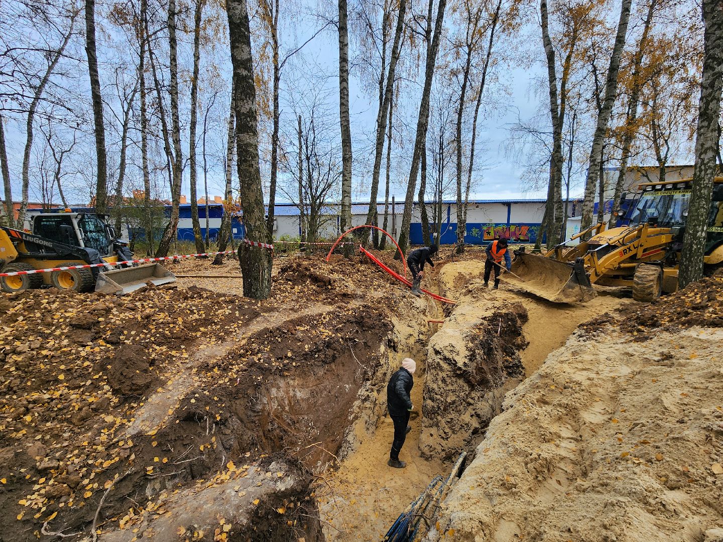 Чехов, микрорайон Губернский, лесопарк, лесопарковая зона отдыха, строительство, благоустройство, прокладка инженерных сетей, электроснабжение, региональная программа Парки в лесу, вертикалка, вертикальное видео,