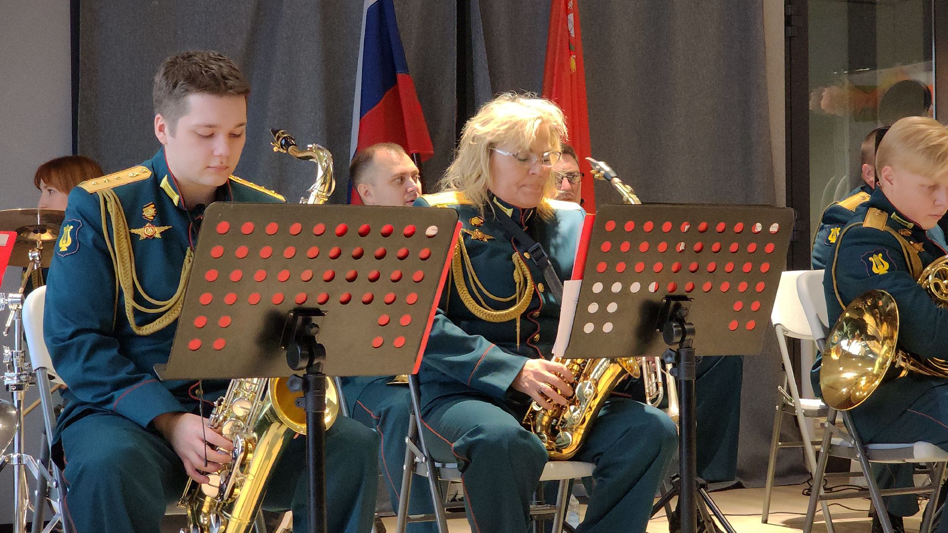 электросталь, мой город, жители города, концерт, военный оркестр, день народного единства, парк авангард, парки подмосковья, вертикалки