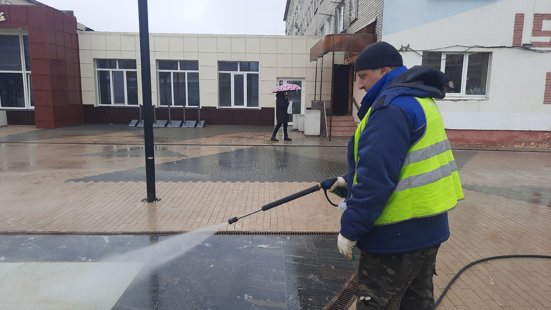 Шатура, Уборка улиц. мойка сухого фонтана