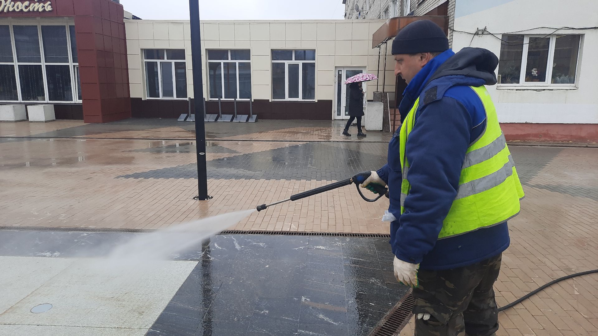 Шатура, Уборка улиц. мойка сухого фонтана