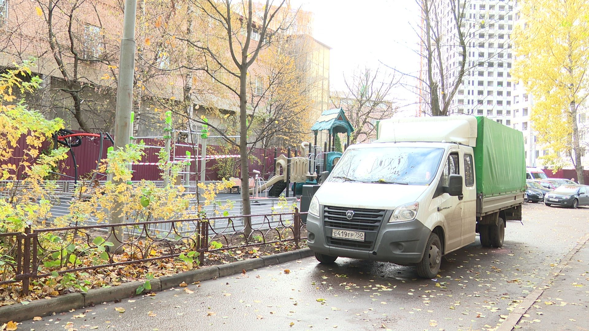 Реутов, вертикалки,детская площадка, качели, карусели, горки, скамейки, освещение,