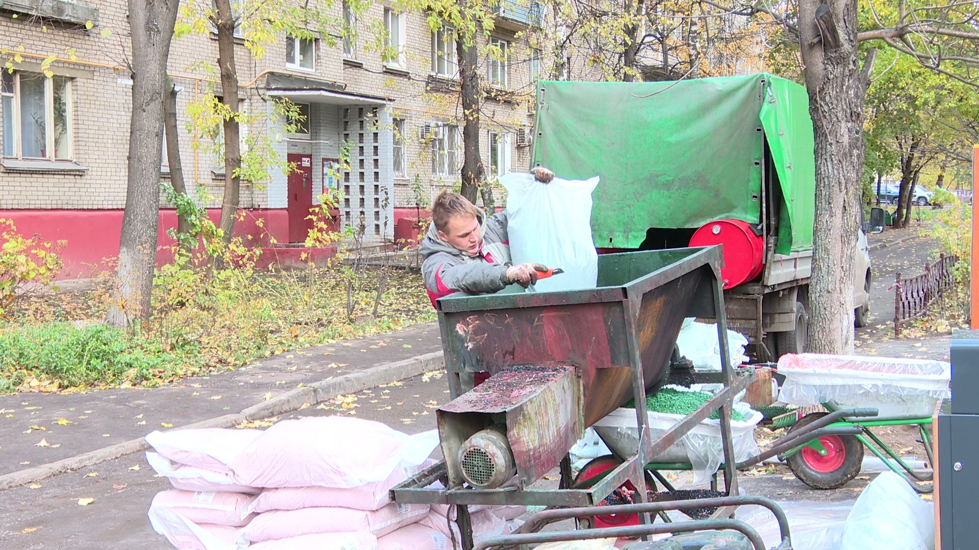 Реутов, вертикалки,детская площадка, качели, карусели, горки, скамейки, освещение,