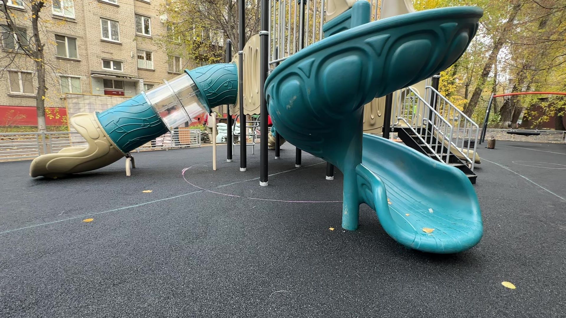 Реутов, вертикалки,детская площадка, качели, карусели, горки, скамейки, освещение,