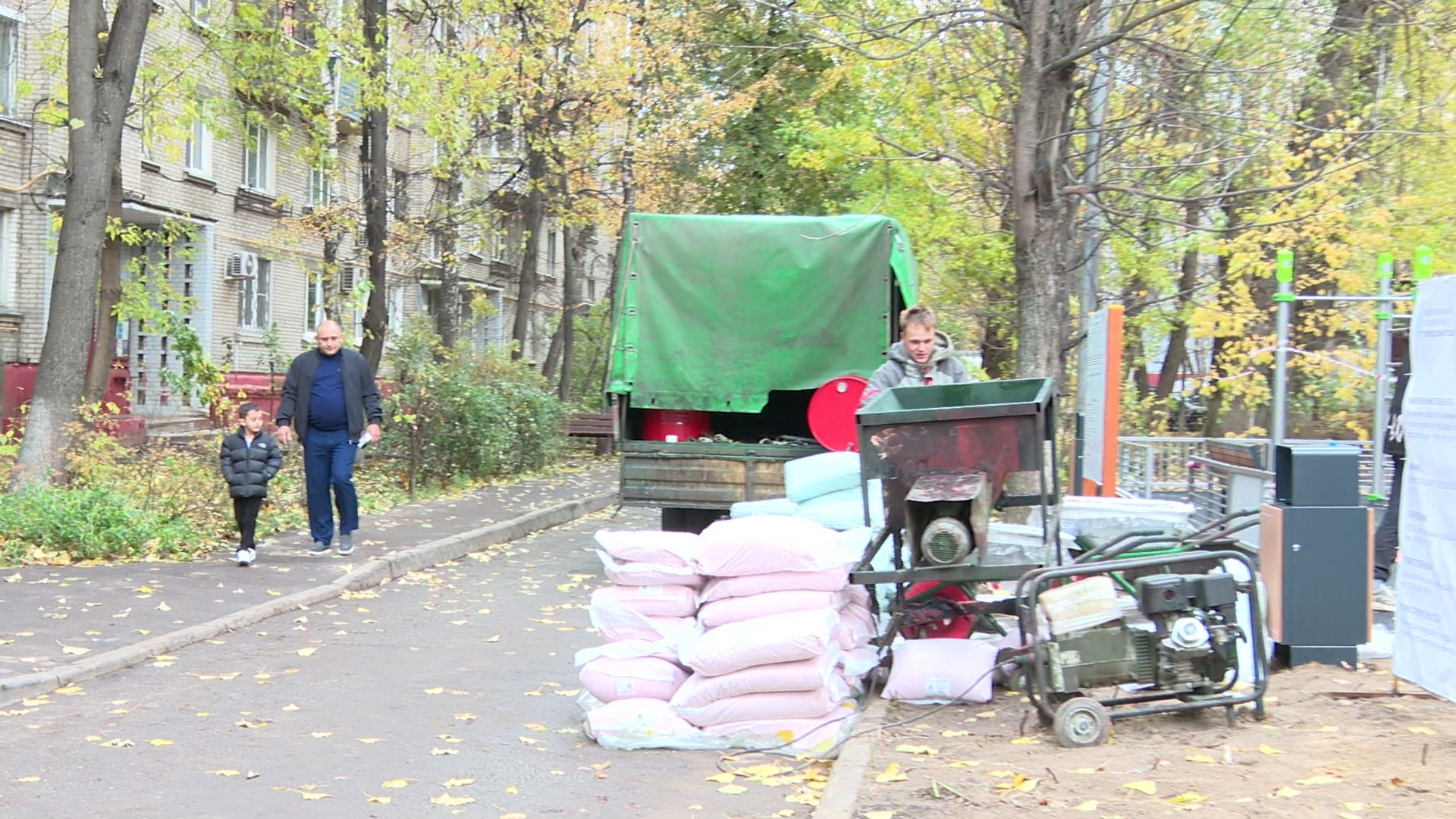 Реутов, вертикалки,детская площадка, качели, карусели, горки, скамейки, освещение,